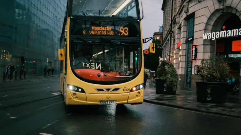 Check Bee Network bus fares and caps before travelling