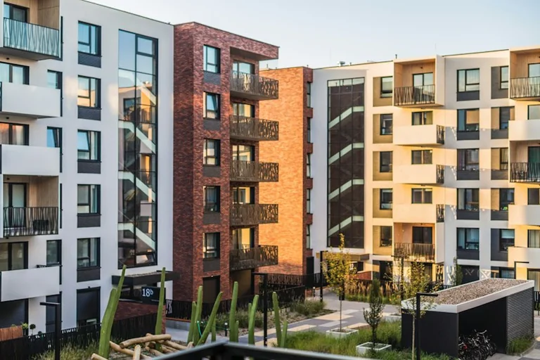 England Plans Caps on Leasehold Pet and Admin Fees