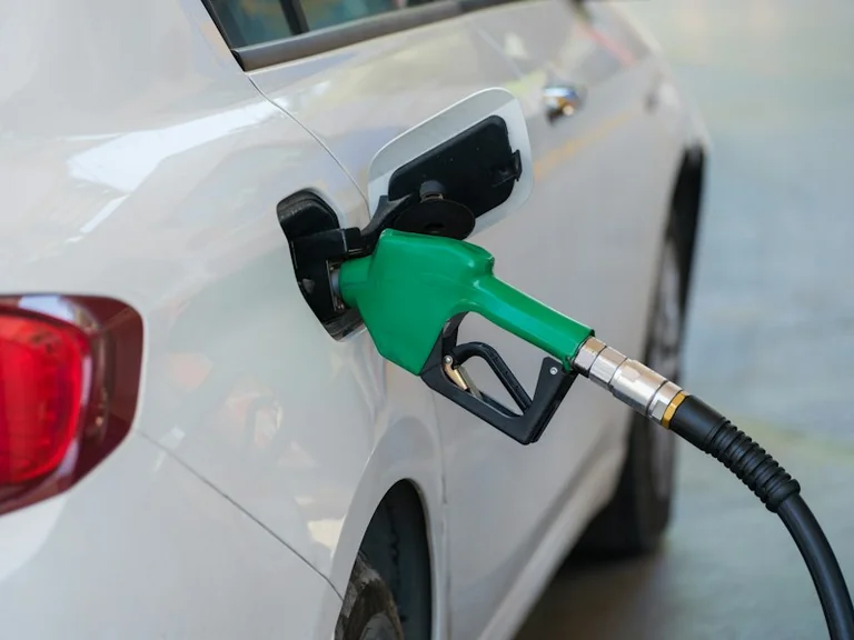 How to Compare UK Petrol and Diesel Prices Before You Fill Up