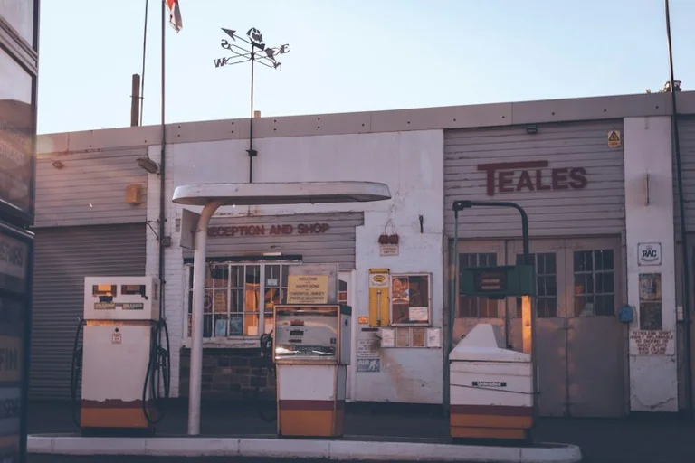 How to Compare UK Petrol Station Prices With the National Average