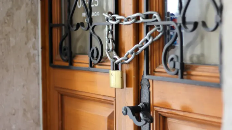 Locked Door Dream Meaning: Boundaries, Delays and Choice