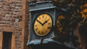 UK Clocks Go Back on 25 October: Sleep and Travel Checks