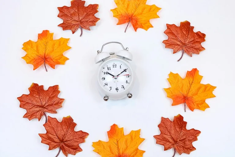 UK Clocks Go Back on 25 October: Sleep and Travel Checks