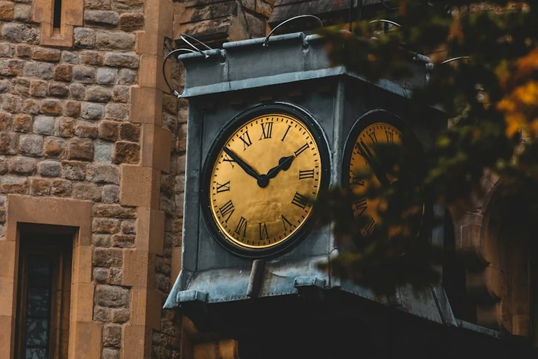 UK Clocks Went Back: Adjust Your Routine and Travel