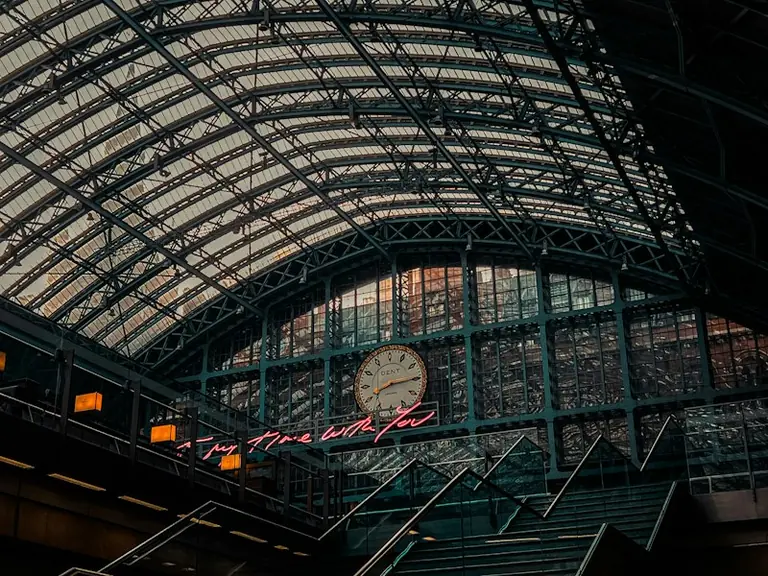 UK Clocks Went Back: Check Trains, Appointments and Devices