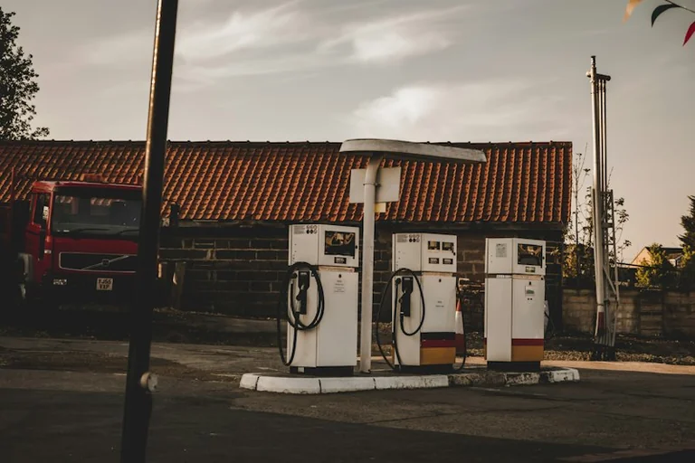 UK fuel prices: compare pumps and keep your detour saving